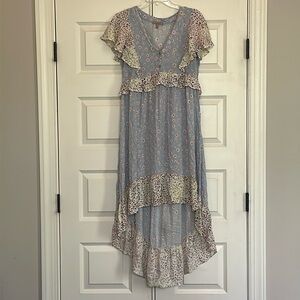 Wonderly dress. Size medium. High Low skirt.